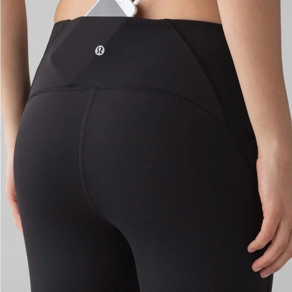 Lululemon 6 Train Times Crop (17") Black great pre owned condition, mesh detail - Picture 11 of 13